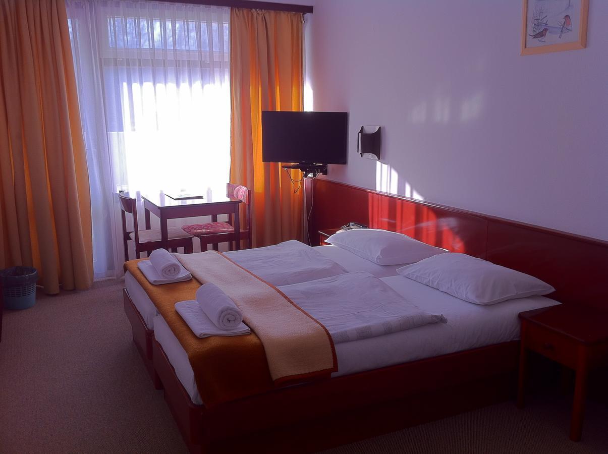 Hotel Matija Gubec Stubicke Toplice ภายนอก รูปภาพ